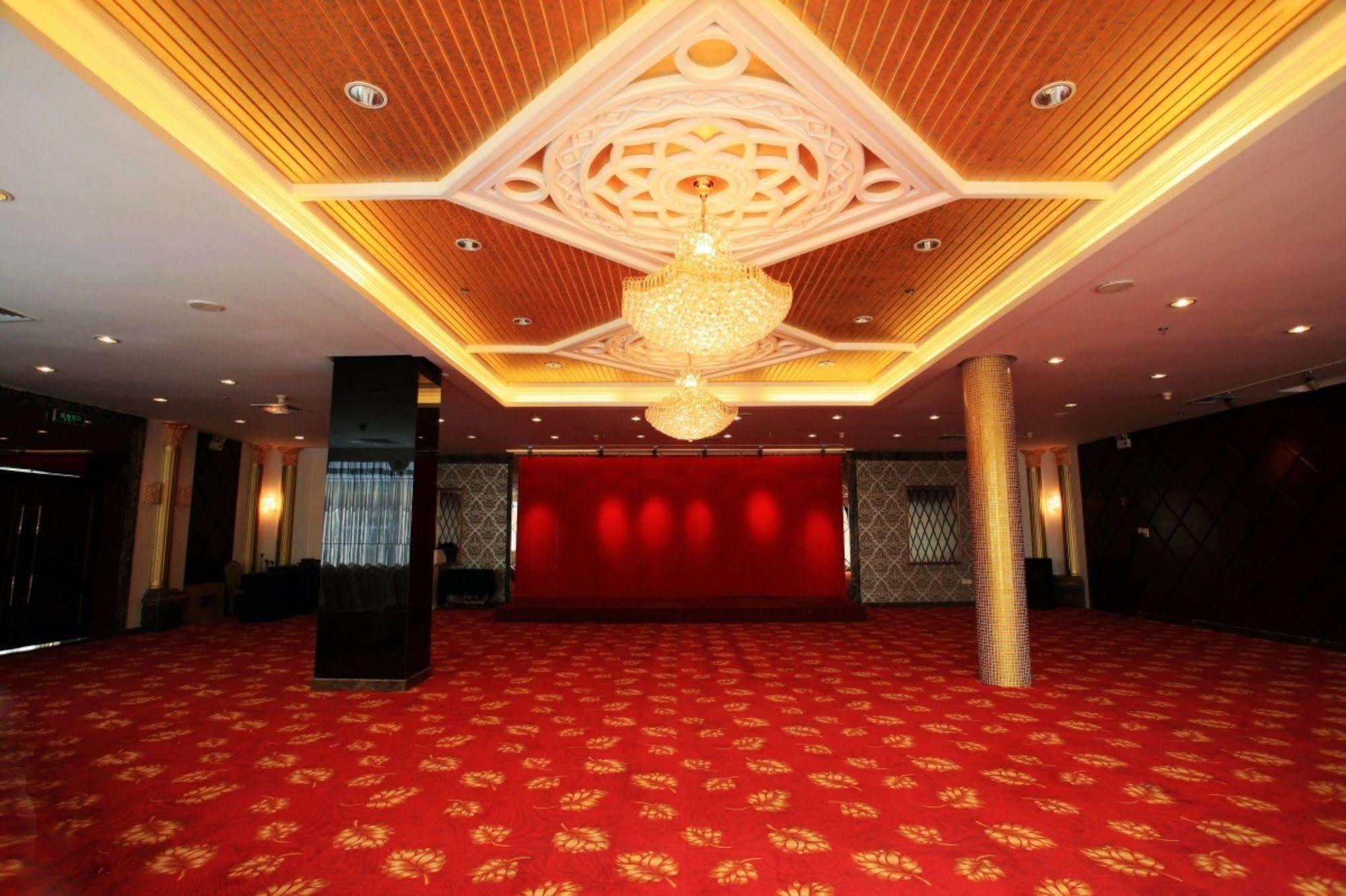 Grand Regency Hotel צ'ינגדאו מראה חיצוני תמונה